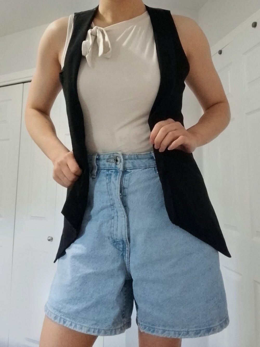 Drape Vest - Picture 3 of 9